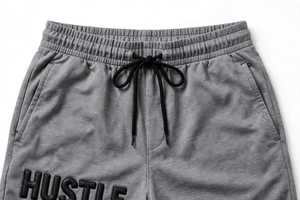 Pantalones Cortos Deportivos de Punto para Hombre, Color Gris, con Estampado de Letras, Transpirables, de Poliéster, con Logotipo Frontal, Cintura con Cordón Ajustable, Estilo Bermuda - Product Image 5