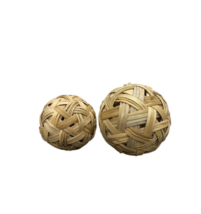 ลูกบอลหวายธรรมชาติถักจากโรงงานขนาด10ซม. 12ซม. 15ซม. สำหรับเล่นเกมกีฬาตะกร้อและตกแต่งคริสต์มาสมีขนาดที่กำหนดเองได้ - Product Image 2