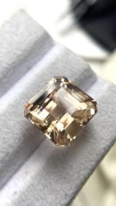 Piedra de Morganita Natural Certificada, Corte Esmeralda Cuadrado, Excelente Color y Brillo, Beryl Natural de 12.80 Quilates, Limpia con Lupa - Product Image 3