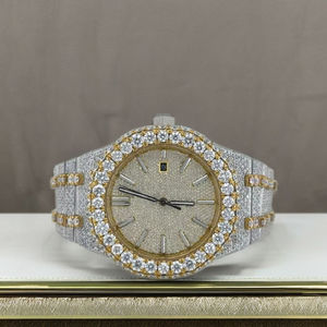 Montre de luxe pour homme en quartz sertie de diamants, boîtier carré en alliage 40 mm, affichage analogique, cadran à aiguilles, fermoir à boucle, verre cristal - Product Image 1
