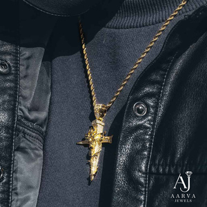 Pendentif Croix Chrétienne en Or Rose Plaqué Or avec Dague et Moissanite, Breloque Iced Out, Collier Hip Hop, Bijoux Personnalisés - Product Image 3
