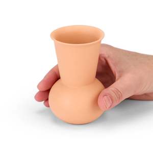 Mini Jarrón de Porcelana Mate Color Durazno Hecho a Mano, Cerámica Creativa y Estética, Macetas Decorativas para Sala de Estar, Jarrones de Escritorio Estilo Ins - Product Image 1