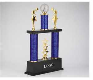 Trophée Thème Étoile avec Colonnes Bleues et Étoiles Dorées pour Sports et Jeux, Gravure, Design Durable avec Base en Bois Noir - Product Image 5