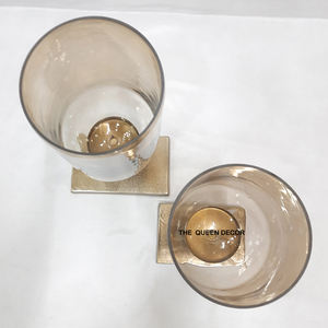 Porte-bougie décoratif traditionnel élégant en aluminium et métal avec dessus en verre, plaqué or, fait main, centre de table pour mariage - Product Image 6