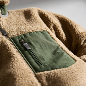 Chaqueta polar para hombre al por mayor con cremallera frontal, logotipo personalizado, bolsillos con cremallera, ropa casual de invierno impermeable - Product Image 4