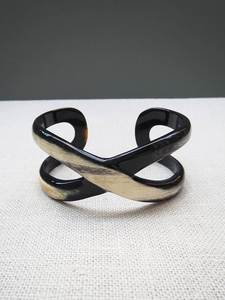 Bracelet de poignet classique en corne de buffle de qualité supérieure pour femmes, design élégant de bijoux faits à la main - Product Image 3