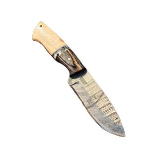 Couteau de chasse à lame fixe de haute qualité en gros, acier Damas, pointe tombante, manche en bois Pakka, garantie de 3 ans, couteaux personnalisés - Product Image 1