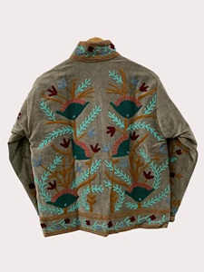Veste en velours brodée Suzani, faite à la main, style bohème chic, manteau ethnique, vêtement d'extérieur vintage, vente en gros, veste bohème en velours - Product Image 3