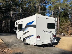 รถบ้านมือสอง Chevrolet Express 3500 Thor Motor Coach Daybreak 22GO ปี 2019 พวงมาลัยซ้าย/ขวา ขายดี - Product Image 2