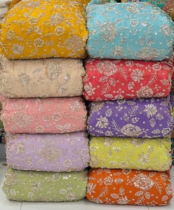 Tissu scintillant en pure soie, richement brodé, le plus vendu, pour vêtements de luxe, disponible à bon prix - Product Image 5