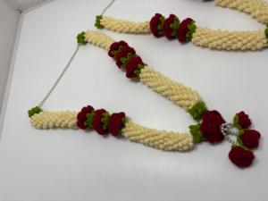 Guirlande florale traditionnelle au crochet faite à la main avec des roses rouges pour mariage, temple, maison, mandir, événements festifs, décoration suspendue - Product Image 2