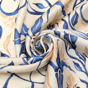 Bandana pour femme en satin, style unique, décontracté, fabriqué au Pakistan, respirant, avec design personnalisé, en vente en ligne - Product Image 6
