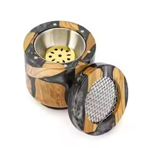 Brûleur d'encens décoratif en métal et bois d'acacia, écologique, avec finition métallique, conçu pour sublimer l'ambiance de votre maison - Product Image 2