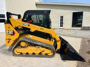 รถตักล้อยาง CAT 259D3 แบบดีเซล ชนิดตีนตะขาบ สีเหลือง เครื่องยนต์แคตเตอร์พิลลาร์ - Product Image 4