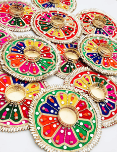 Gota Patti Diwali Tealight Holder Festivo redondo Diya Vela Frascos para Navidad para favores de boda y decoración del hogar - Product Image 1