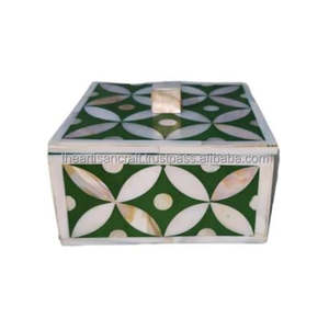 Elegante Juego de Posavasos Cuadrados de Nácar Ecológicos de Lujo, 4 Posavasos Hechos a Mano con Conchas Naturales, Accesorios Decorativos para Mesa, Artesanía - Product Image 3