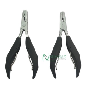 Ciseaux de coiffure professionnels en acier inoxydable de 6,8 pouces, très demandés, certifiés, en vente - Product Image 5
