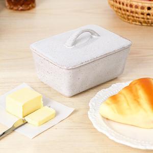 Boîte à beurre rustique mouchetée avec couvercle à poignée incurvée, base profonde, élégante, pour comptoir de cuisine, présentoir à beurre - Product Image 1
