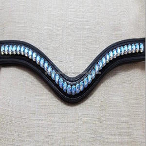 Banda de cejas de caballo con forma de onda acolchada negra en tamaños de mazorca completos con cadena de cristal negro y transparente alterna Fabricante Mayorista - Product Image 6