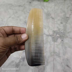 Peigne à cheveux en corne de bœuf naturelle avec manche, antistatique, fait main, lisse et démêlant, pour les soins capillaires quotidiens, au meilleur prix - Product Image 4