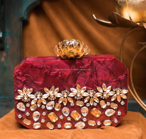 Nouvelle pochette en résine pour femme, sac à main, modèle d'amour, sculpture artisanale, couleur et taille personnalisées, tendance, fête, mariage, Europe - Product Image 4