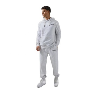 Ensemble de survêtement unisexe gris à capuche anti-plis 100 % coton couleur unie décontracté avec sweat-shirt et pantalon de jogging longs, logo sur le devant - Product Image 1