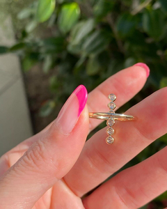 Bague de fiançailles en or jaune 10K massif avec six diamants CZ blancs taille ronde sertis clos, bague à 6 pierres en CZ, bague de mariage en moissanite - Product Image 4