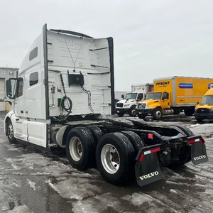 รถบรรทุกหัวลาก VNL64760 6x4 ปี 2019/2020 แบบมีห้องนอนหลังคาสูง 70 นิ้ว ระยะทางวิ่ง 264,599 ไมล์ ผ่านการตรวจสอบแล้ว - Product Image 1