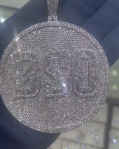 Colgante Redondo Personalizado con Letra, Plata de Ley 925, Moissanita VVS, Corte Baguette, Diamante, Joyería de Lujo Estilo Hip Hop para Uso Unisex - Product Image 5