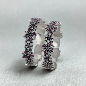 Ensemble collier et boucles d'oreilles en argent 925 avec motif floral antique, style classique artisanal pour femmes, accents en émail violet et cristaux - Product Image 3