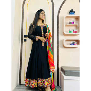 Vestido Anarkali Negro XL de Diseñador JD con Elegante Dupatta Estilo Pantalón, Hermoso Vestido - Product Image 4