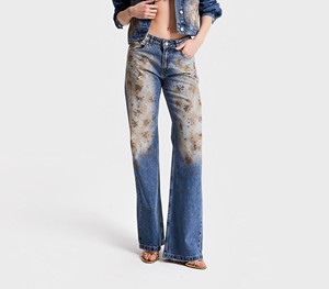 Jeans de mezclilla para mujer estilo urbano, diseñados para moda casual y actividades diarias. - Product Image 4