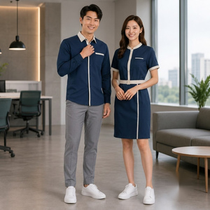 เสื้อเชิ้ตสีเทาอ่อนแต่งขอบสีเขียวและกางเกงสีเทา ผ้าฝ้ายระบายอากาศสำหรับผู้ใหญ่ - Product Image 3