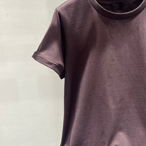เสื้อยืดแขนสั้นคอกลมพิมพ์ลายสำหรับผู้หญิง ทรงหลวม สวมใส่สบาย เหมาะสำหรับฤดูร้อน ผลิตจากผ้าฝ้าย 100% ป้องกันการยับ พร้อมโลโก้ - Product Image 2