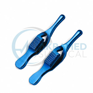 ชุดคีมหนีบดีเฟนบาค์ วี มุลเลอร์ คุณภาพสูง 2 ชิ้น ขนาด 2.25 นิ้ว สีน้ำเงินเคลือบพลาสมา ผลิตจากเหล็กกล้าไร้สนิมสำหรับการผ่าตัด - Product Image 2