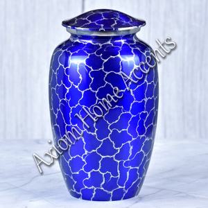 Urna de cremación de aluminio moderna con artesanía detallada Un hermoso recuerdo conmemorativo de Axiom Home Accents - Product Image 3