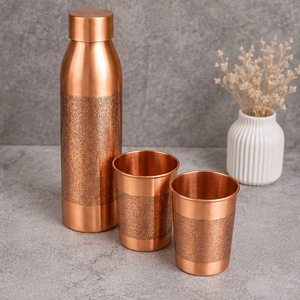 Moderno combo de botella de cobre macizo color oro rosa y vaso grabado, artículos de bebida portátiles de viaje con diseño tradicional - Product Image 5