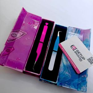 Pince à cils GETUP BROSONS IMPEX en acier inoxydable, anti-magnétique, à double couleur, revêtement poudré rose, avec embout à 45/90 degrés pour une préhension parfaite - Product Image 1