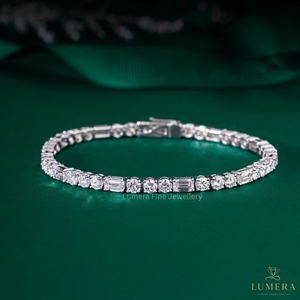 Bracelet tennis de luxe en émeraudes et moissanite taille ronde, certifié IGI, disponible en or 9K, 10K, 14K, 18K, bracelet en diamant pour femme - Product Image 1
