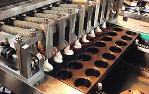 Promotion : Machine à pâtisserie automatique pour le pulvérisation d'huile, le dépose de pâte, la formage et l'injection de crème, avec système de démoulage, équipement de boulangerie - Product Image 1