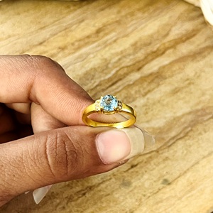 Anillos de Topacio Azul de Diseño Único, Banda Minimalista de Latón para Mujer, Chapado en Oro de 18k, Estilo Geométrico Delicado, para Venta al por Mayor/OEM/ODM - Product Image 6