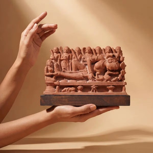 Escultura del Nacimiento de Krishna |   Réplica de Museo del Arte del Templo Hindú de Janmashtami del Siglo X, Rara y Acabada a Mano - Product Image 4