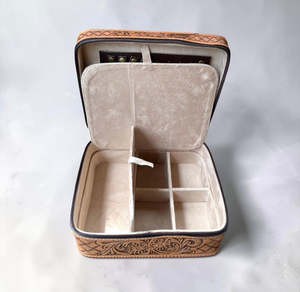 Vintage Cowhide Leather Jewelry <b>Case</b> with Zipper Closure for Storage and <b>Travel</b> Use - Product Image 3
