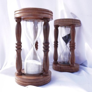 Horloge à sable décorative en bois, idéale pour la méditation, le yoga, la relaxation et la décoration d'étagère, provenant d'Inde. - Product Image 4
