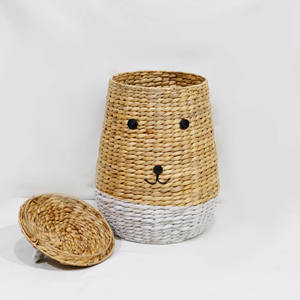 Cesta tejida de jacinto de agua con forma de Animal de calidad, contenedor de almacenamiento de ropa al por mayor - Product Image 1