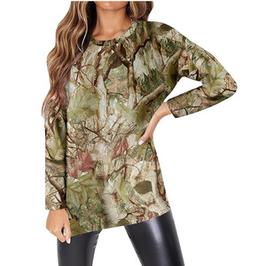 Sweat-shirt à col rond minimaliste camouflage pour hommes et femmes, pull vert camouflage élégant pour un style décontracté au quotidien - Product Image 1