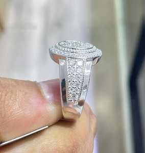 Anillo de cóctel de lujo para hombre de plata 925 con diamantes redondos brillantes y engaste pavé, estilo único, anillo de compromiso - Product Image 3