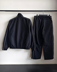 Conjunto Deportivo Unisex Negro con Cierre de Cremallera Completo, Patrón Geométrico, Estilo Deportivo, Poliéster Ligero, Ropa de Otoño - Product Image 2