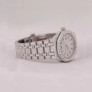 Elegante Reloj de Pulsera para Mujer con Diamantes, Correa de Acero Inoxidable, Esfera Morada, Movimiento Analógico de Cuarzo, Caja Redonda, Cierre Desplegable, Atemporal - Product Image 3