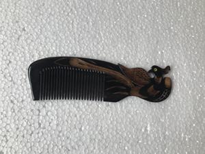 หวงตัง หวีทำมือคุณภาพพรีเมียมจากเขาควาย ทนทาน ปลอดสารพิษ พกพาสะดวก อุปกรณ์เสริมผม รับทำโลโก้ตามสั่ง ผลิตที่บ้าน - Product Image 5